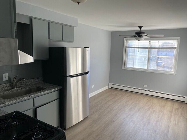 Building Photo - 3710 W 119th St