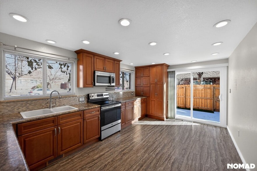 Building Photo - 10322 W 59th Ave