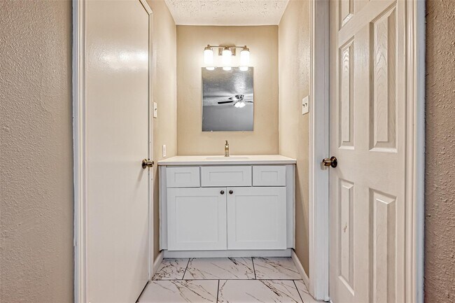 Building Photo - 3527 Acorn Springs Ln