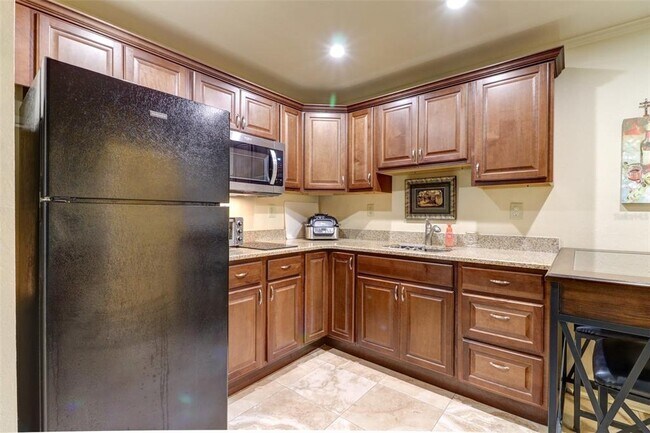 Building Photo - 7911 Flowerfield Dr