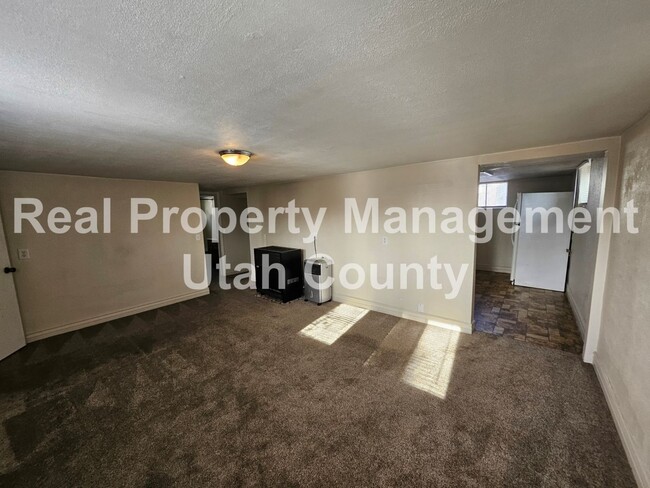 Building Photo - 500 S Provo Duplex