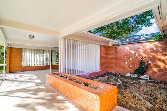 Building Photo - 6721 Vada Dr