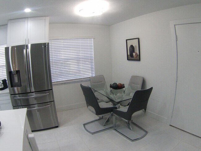 Building Photo - 541 Normandy Ln