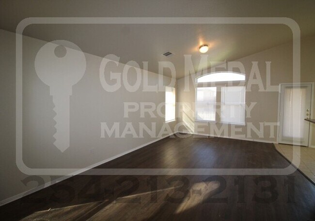 Building Photo - Willamette Wins – Where Convenience Meets Everyday Living!