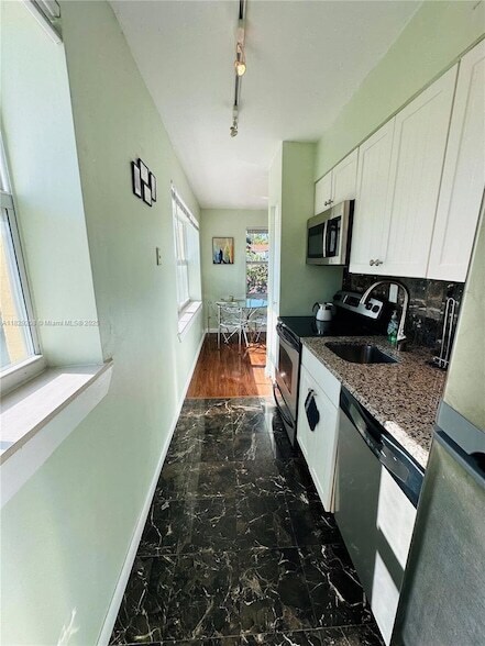 Building Photo - 1308 Drexel Ave