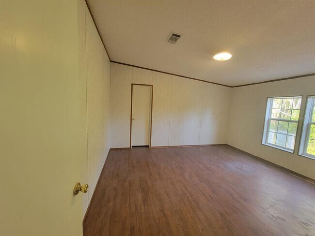 Building Photo - 4541 Deer Run Rd