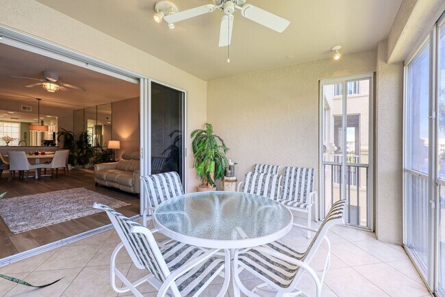 Building Photo - Beautiful Condo with Lake View