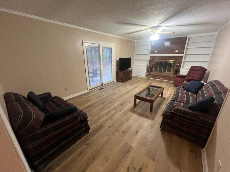 Building Photo - 3768 E Carmel Dr