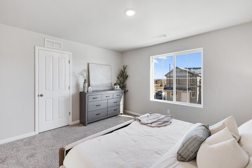 Building Photo - 1440 Coral Pl