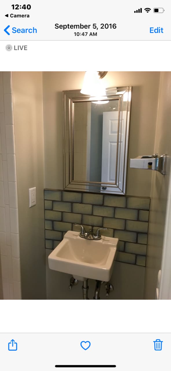 Updated Bathroom - 1158 Hi Point St