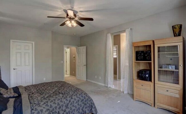 Building Photo - 774 Tennyson Dr