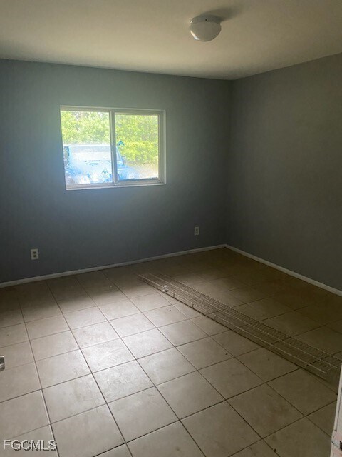 Building Photo - 2109 Eloise Cir