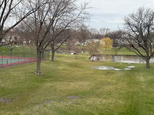 Building Photo - 420 74th St