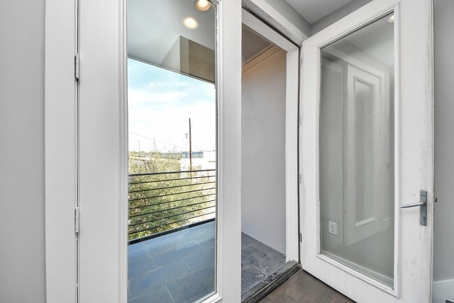 Building Photo - 3204 Sherman St