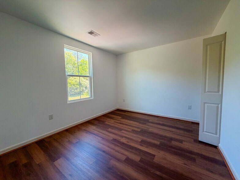 Building Photo - 18133 Scenic Creek Ln