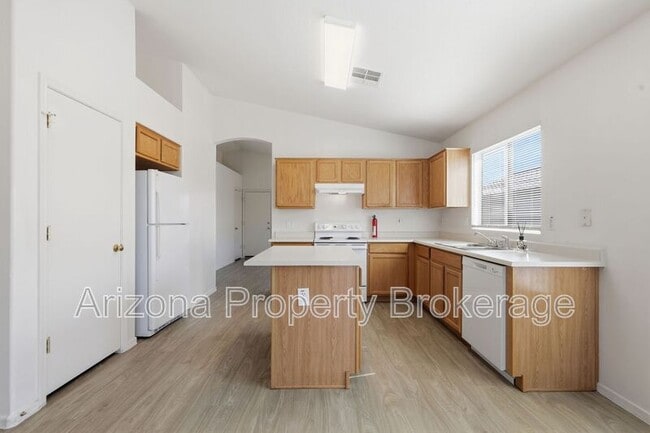 Building Photo - 14823 W Redfield Rd
