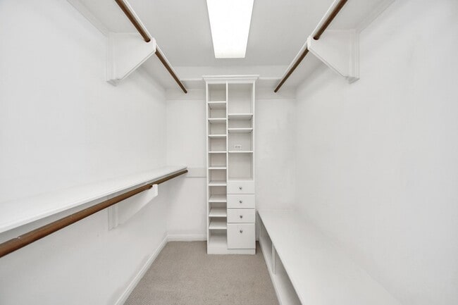 Building Photo - 354 Knipp Rd