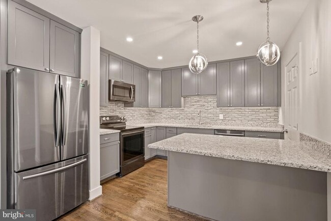 Building Photo - 1110 Wimbledon Dr