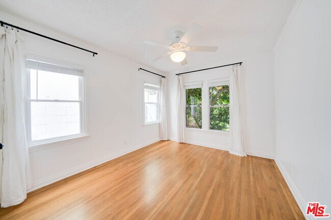 Building Photo - 1022 21st St