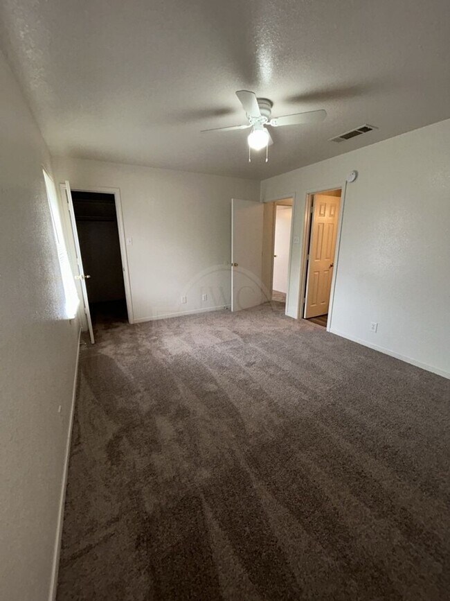 Building Photo - 2204 Wright Way