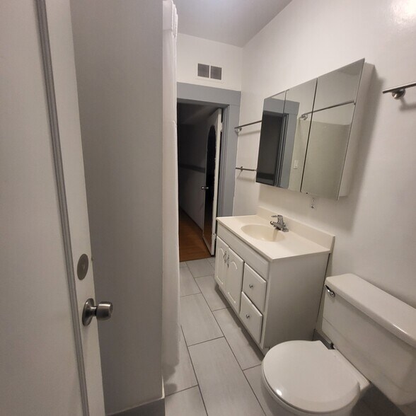 Building Photo - 1428 78th Ave