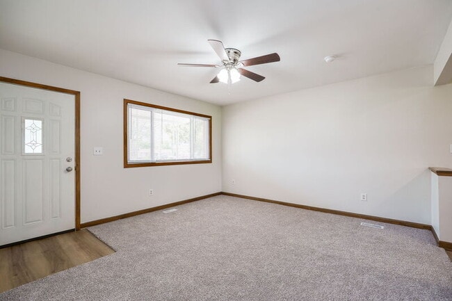 Building Photo - 366 Randy Dr