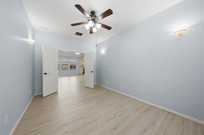 Building Photo - 24039 Via Renata Dr