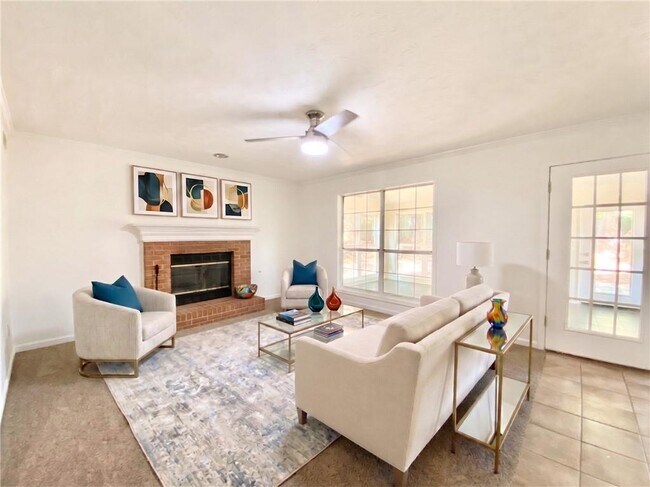 Building Photo - 640 Suwanee Lakes Cir NW