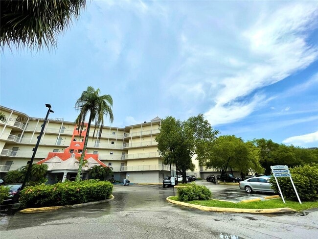 Building Photo - 8290 Lake Dr