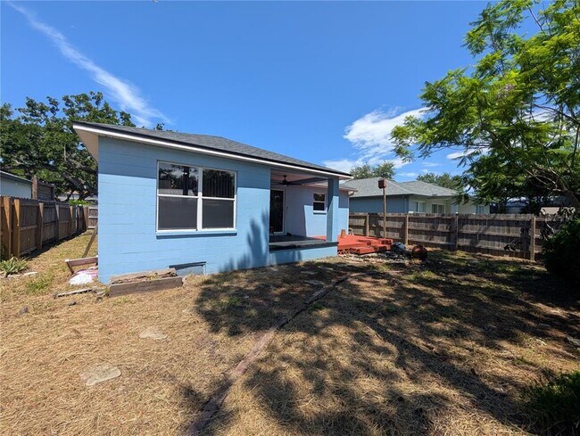 Building Photo - 7306 S West Shore Blvd