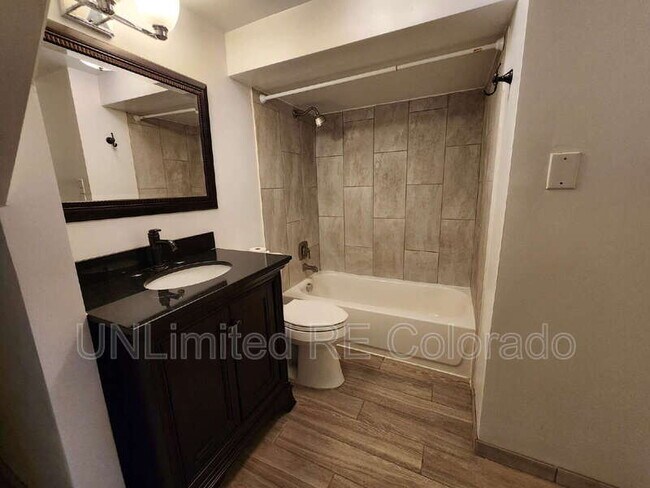 Building Photo - 10833 W Patterson Pl
