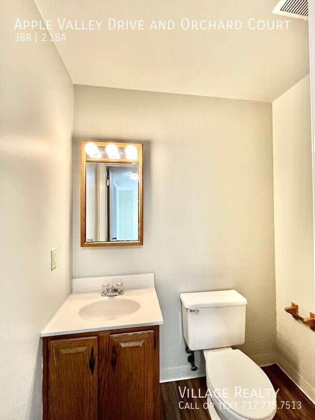 Building Photo - 710 Apple Valley Dr