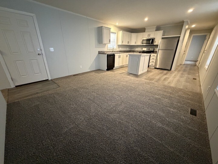 Building Photo - 38062 St Tropez Dr