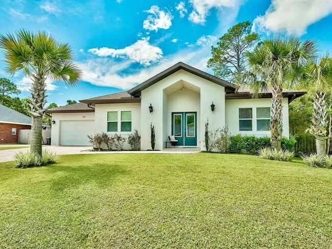 Primary Photo - Spacious 4-Bedroom Home for Long-Term Leas...