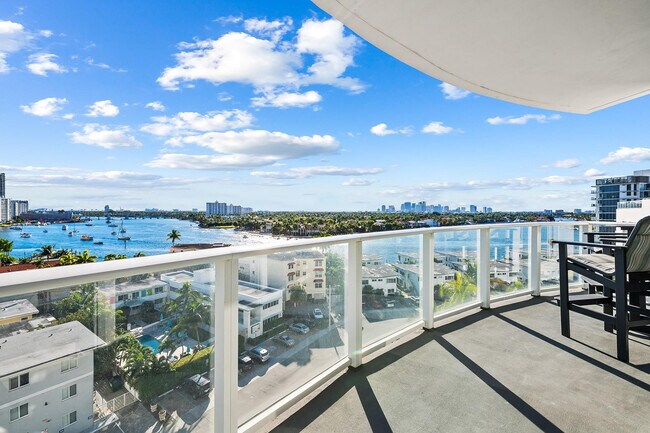 Building Photo - 401 N Birch Rd