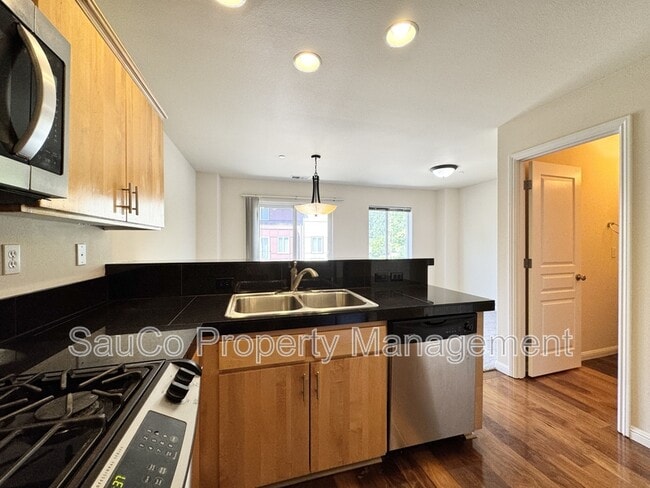 Building Photo - 2858 SW Tranquility Terrace