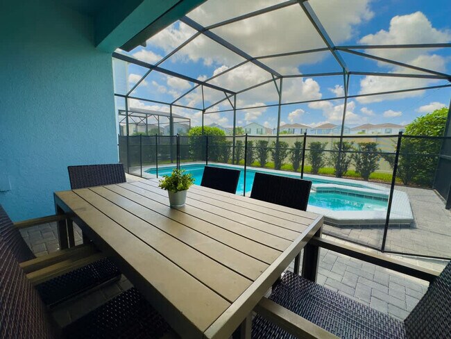 Building Photo - 2463 Tangier Dr