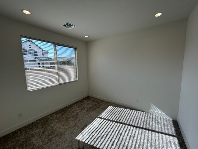 Building Photo - 11806 N Loma Linda St