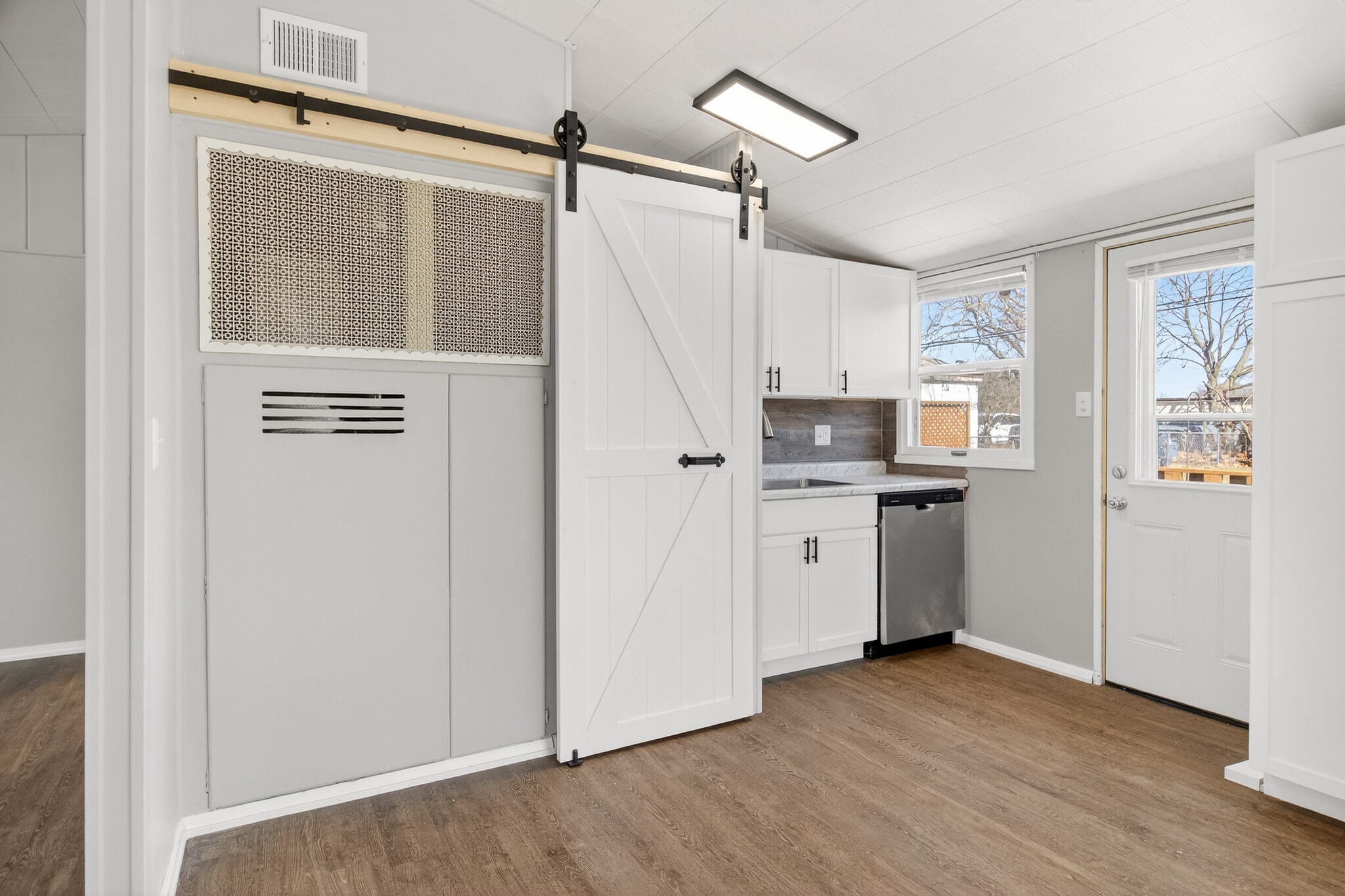 Building Photo - 7525 Mildred Rd