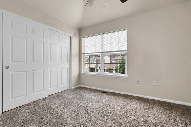 Building Photo - $2,595- 3 Bed, 3 Bath Updated Townhouse wi...