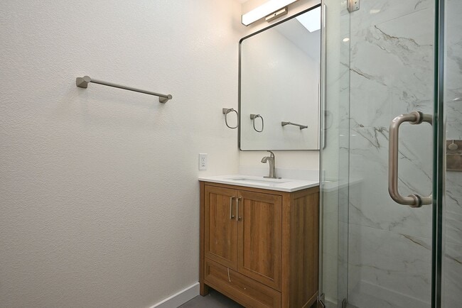 Building Photo - Stunning Brand-New 2BR/2BA Private ADU – Union City