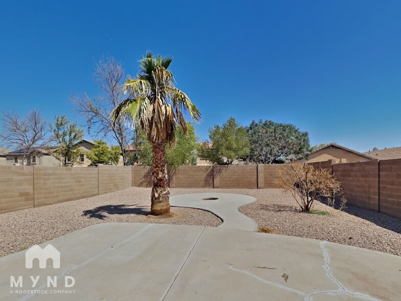 Building Photo - 40768 W Sanders Way