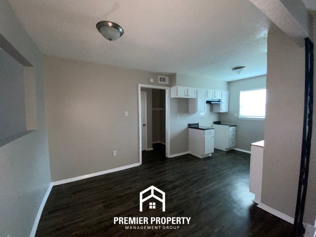 Building Photo - 6313 Leamont Dr