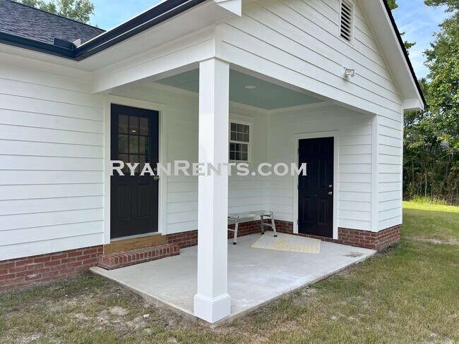 Building Photo - 104 Laurel Spring Dr