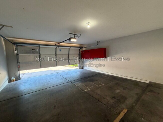 Building Photo - 6903 W Lawrence Ln