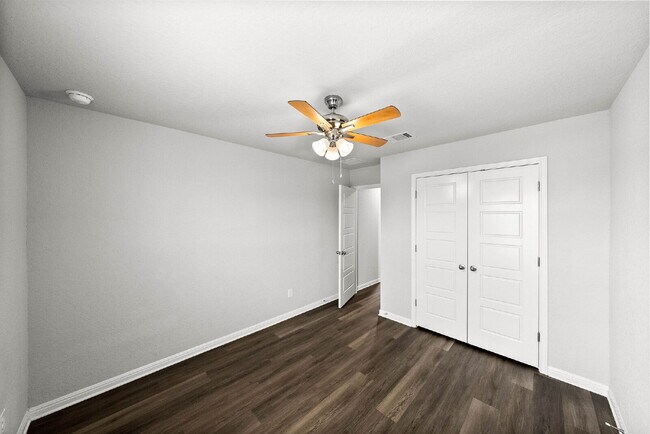 Building Photo - Beautifully Upgraded 3-Bedroom Home for Re...