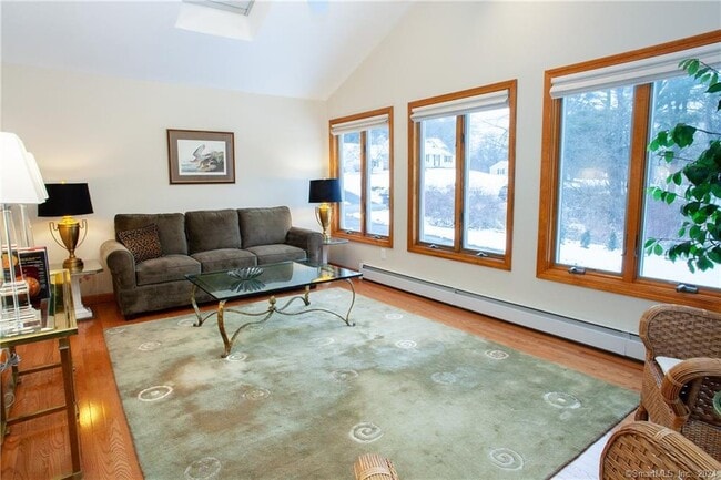 Building Photo - 44 Alder Rd