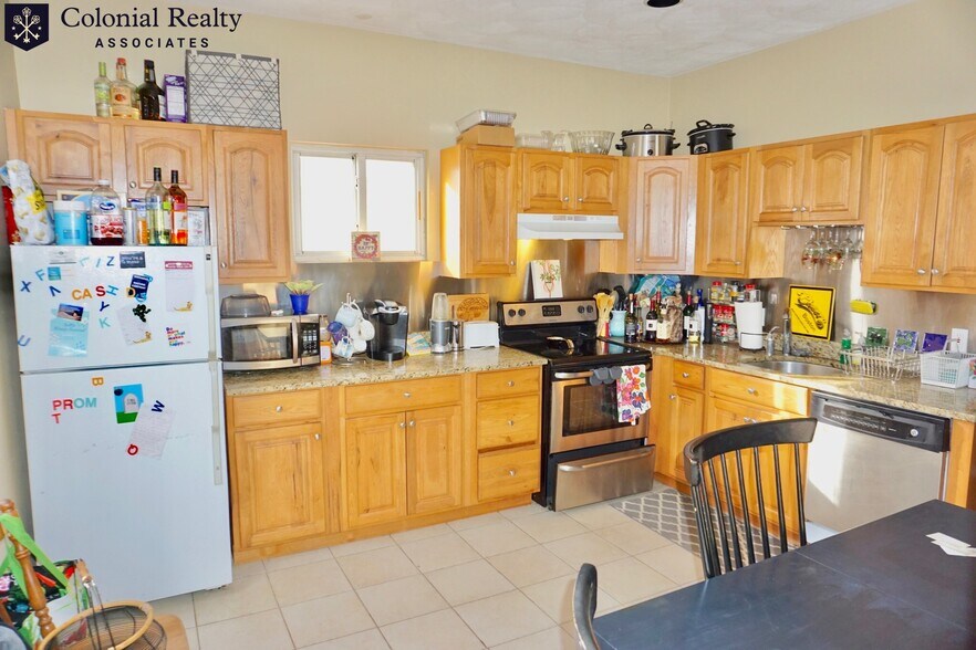 Building Photo - 19 Highgate St