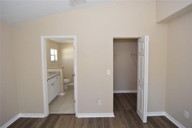 Building Photo - 6 Seckel Ct