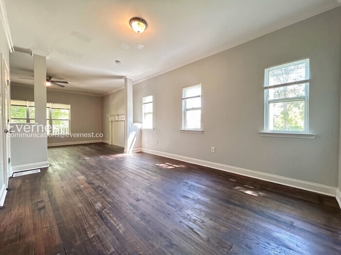 Building Photo - 838 Ridge Ave NW